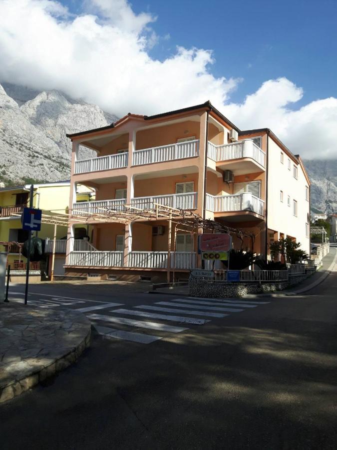 ホテル House Vida Goraleks Baška Voda エクステリア 写真